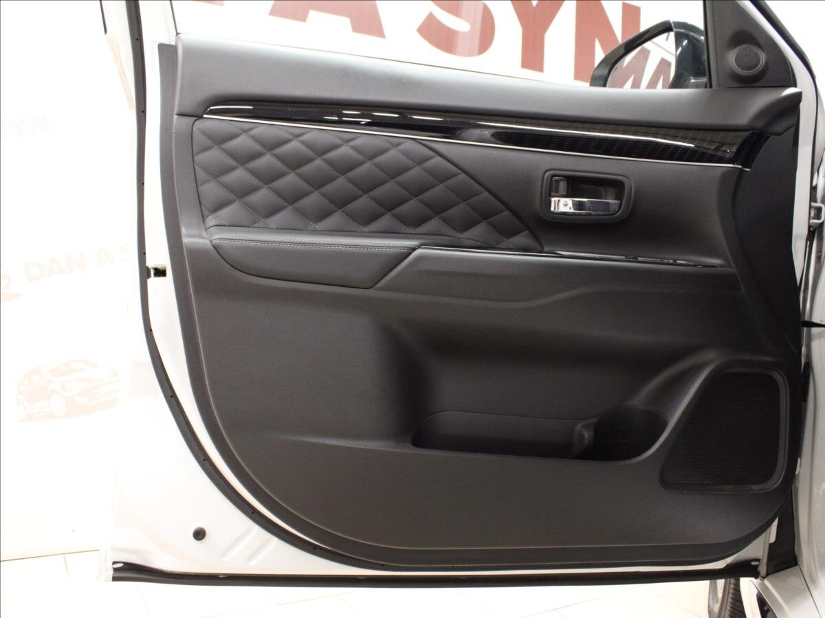 Mitsubishi Outlander SUV / Terénní 2,4 l 99 kw