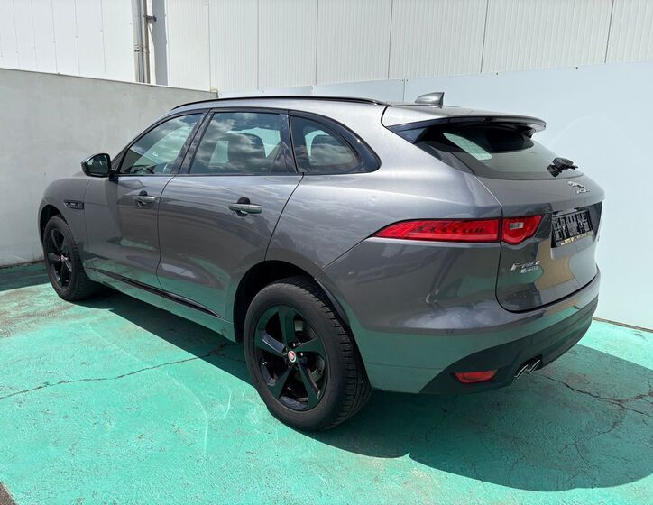 Jaguar F-Pace 4