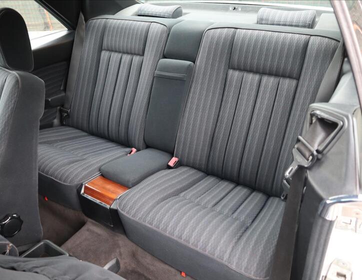 Mercedes-Benz 200 13