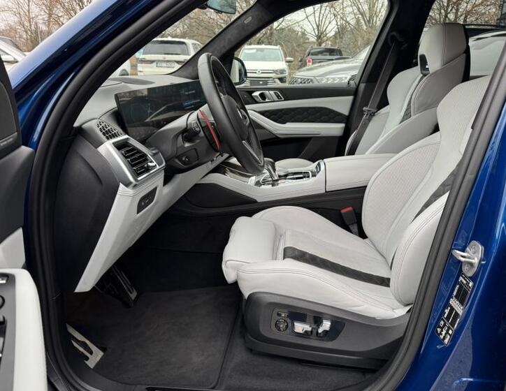 BMW X5 SUV 4,4 l 460 kw