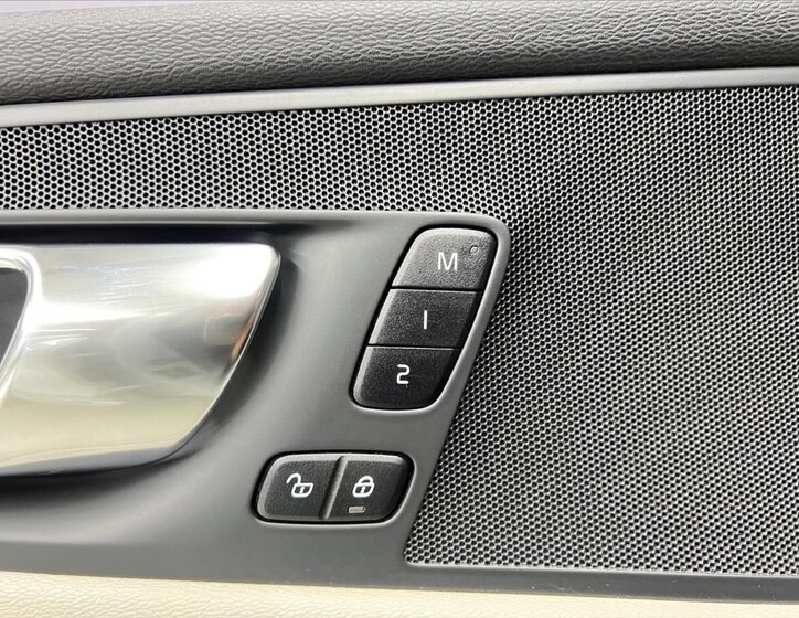 Volvo XC60 SUV 2,0 l 186 kw