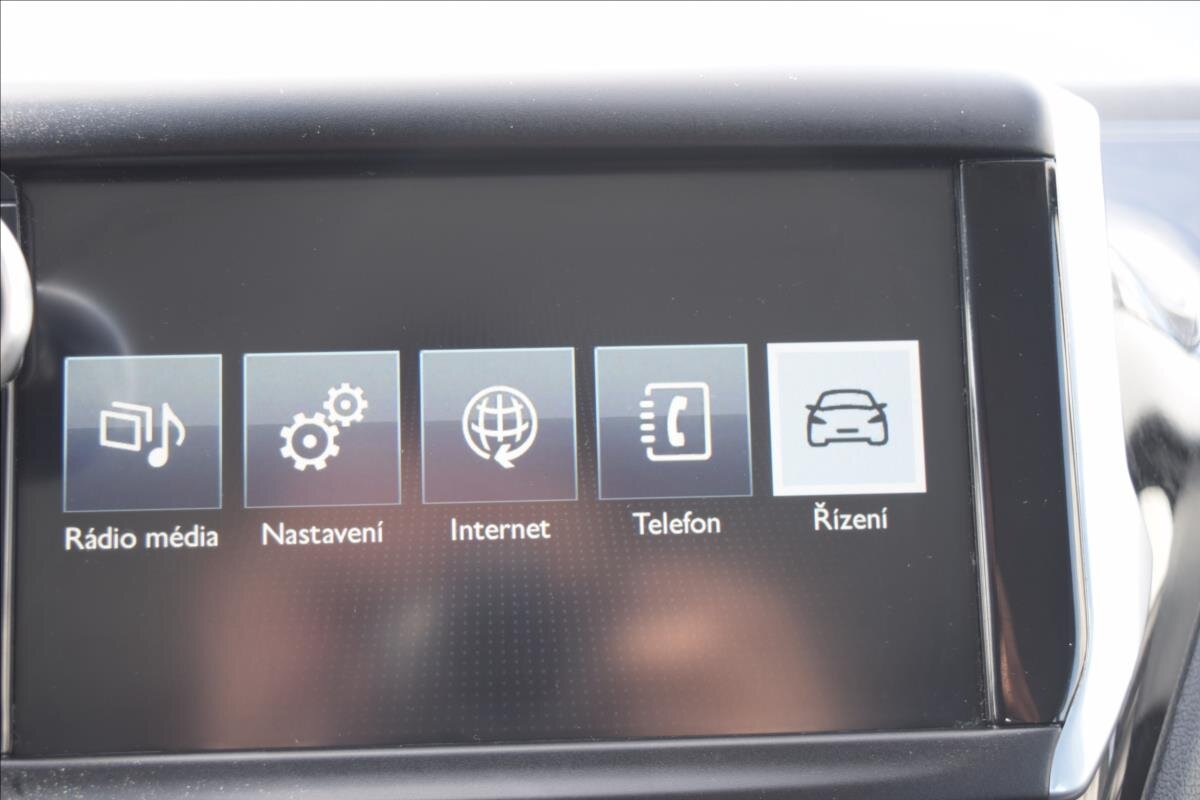 Peugeot 208 Hatchback 1,4 l 50 kw