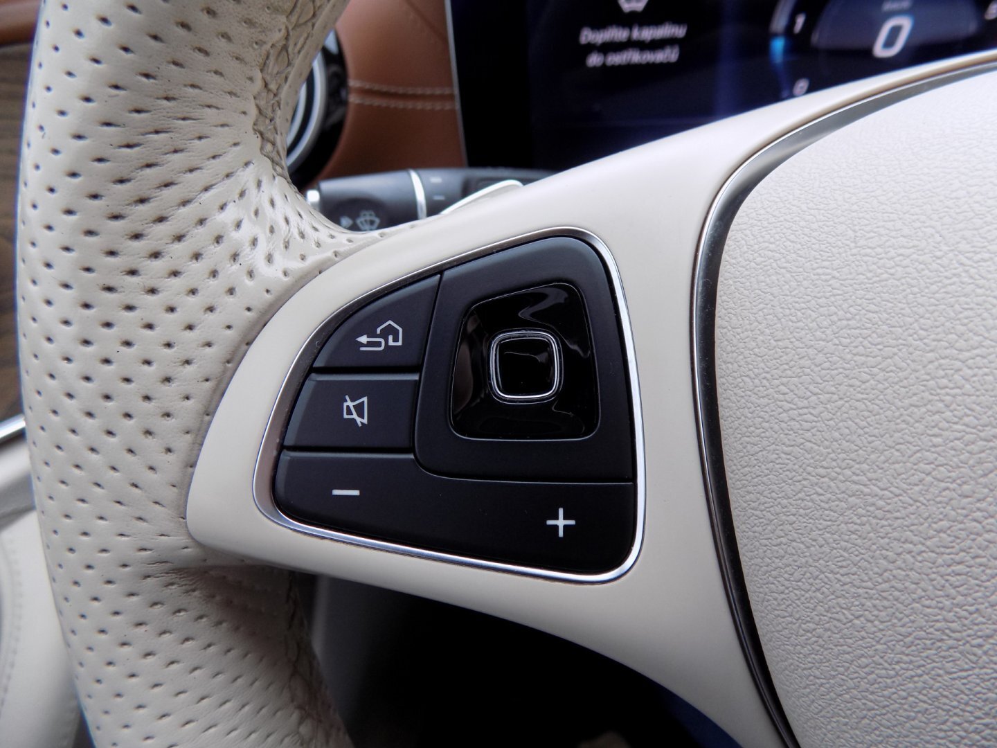 Mercedes-Benz Třídy E Sedan 2,0 l 143 kw