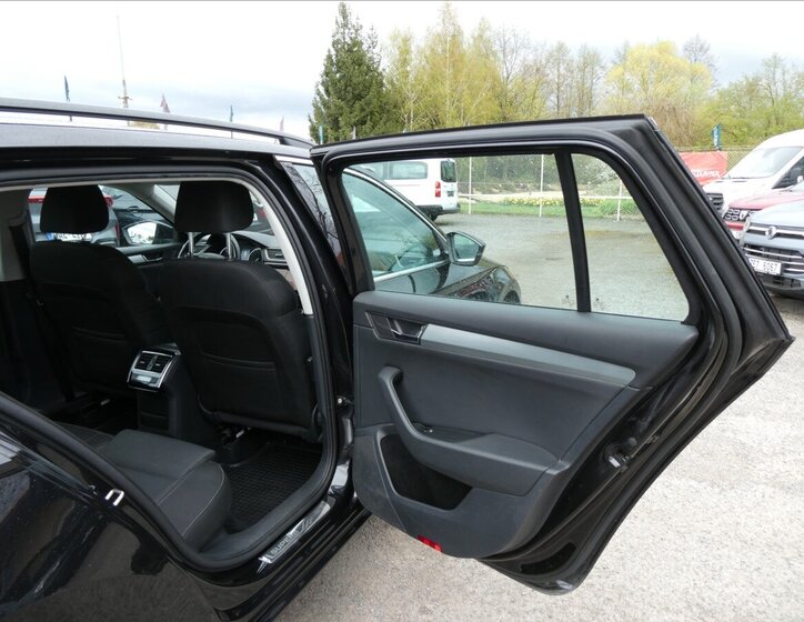 Škoda Superb Kombi 1,6 l 88 kw