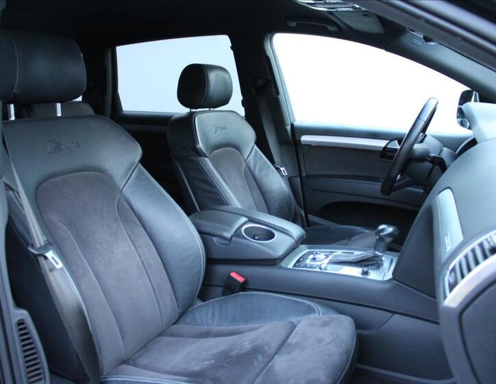 Audi Q7 31