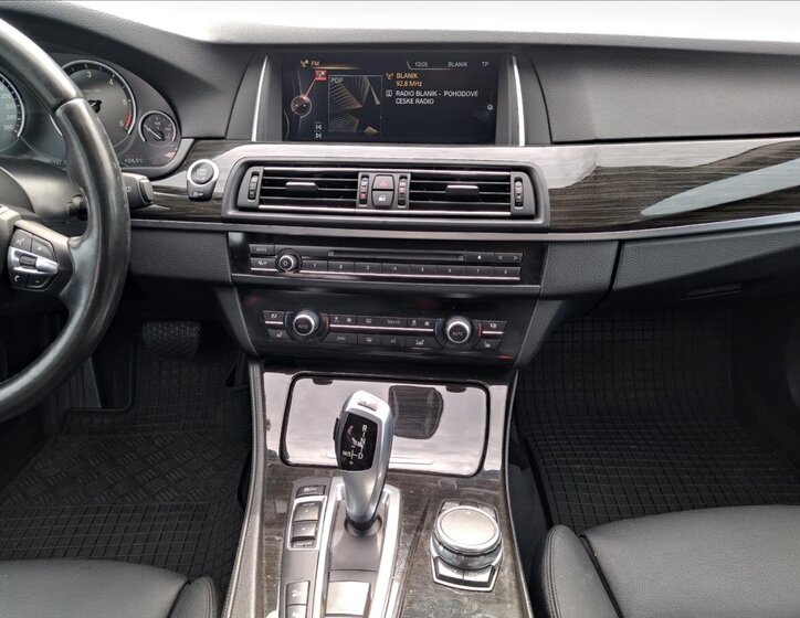 BMW Řada 5 Kombi 3,0 l 190 kw