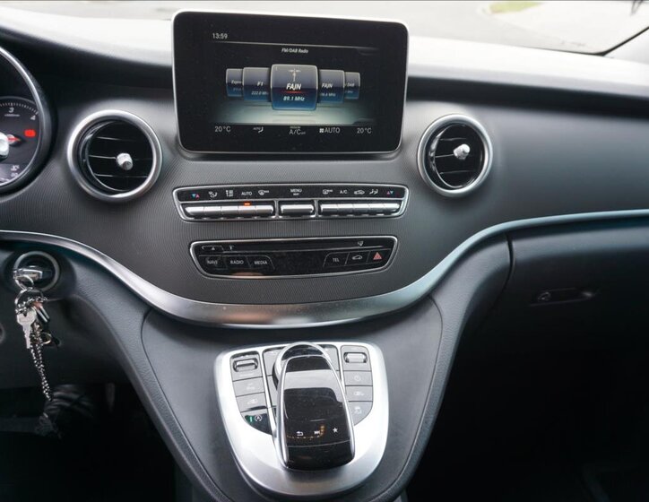 Mercedes-Benz Třídy V 13