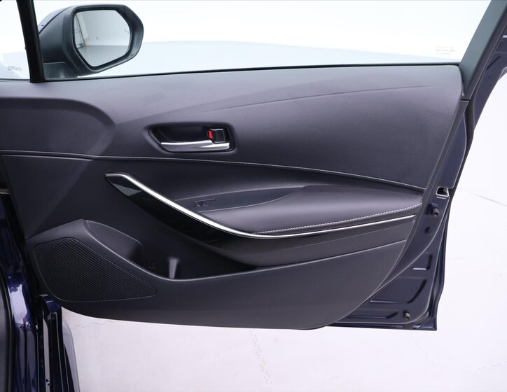 Toyota Corolla Kombi 2,0 l 112 kw