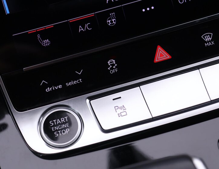 Audi Q8 SUV / Terénní 3,0 l 250 kw