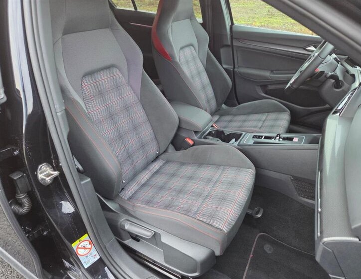 Volkswagen Golf Hatchback 2,0 l 180 kw