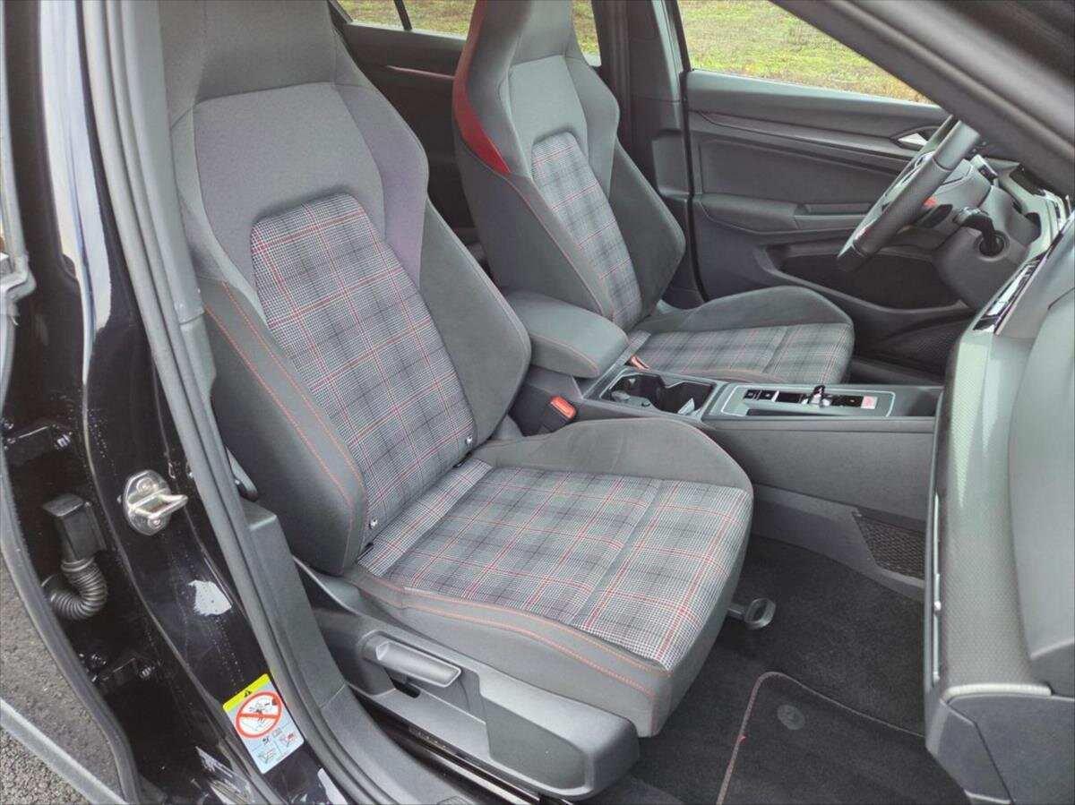 Volkswagen Golf Hatchback 2,0 l 180 kw