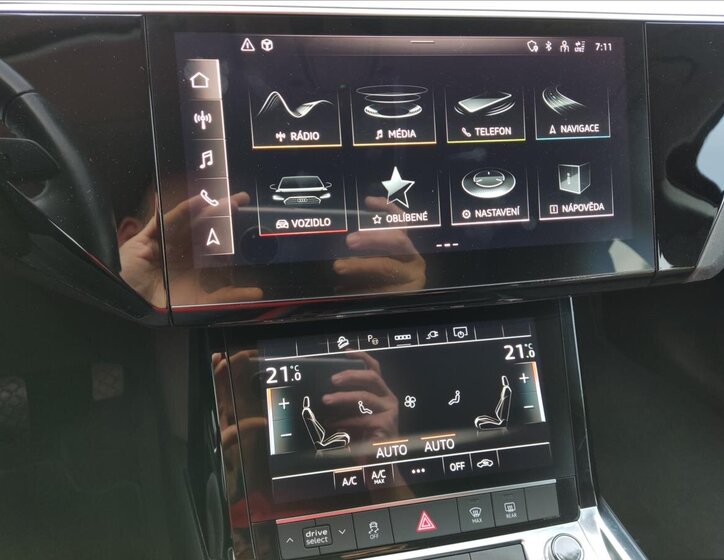 Audi e-tron SUV / Terénní 0,0 300 kw