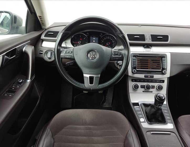 Volkswagen Passat Sedan / Limuzína 2,0 l 130 kw
