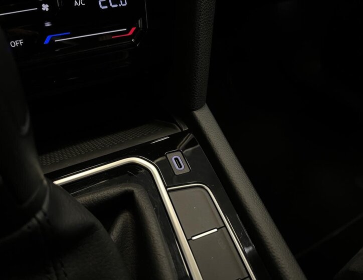 Volkswagen Passat Sedan / Limuzína 1,5 l 110 kw