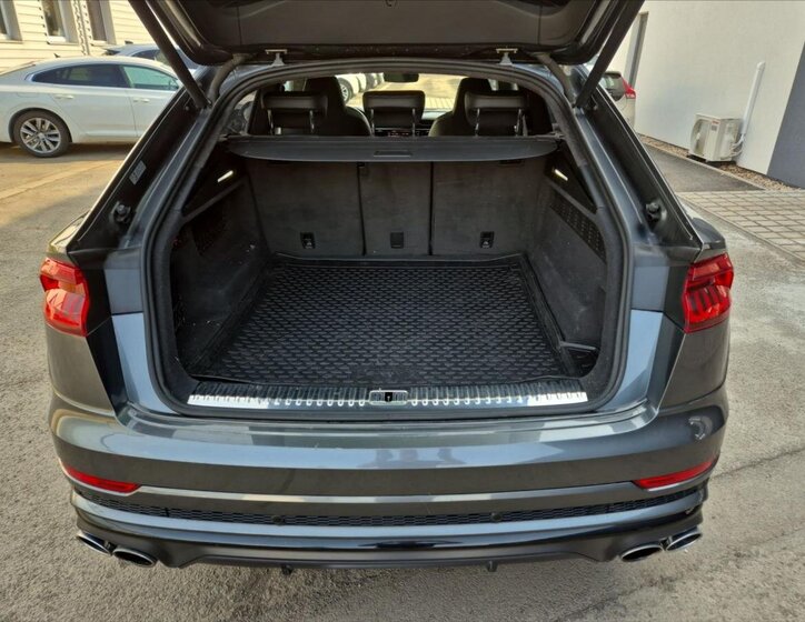 Audi SQ8 SUV / Terénní 4,0 l 320 kw