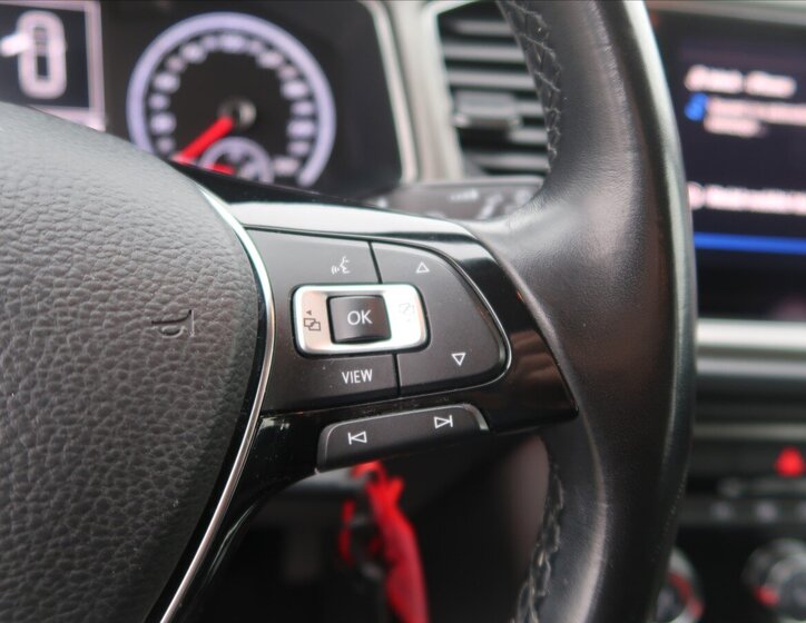 Volkswagen T-Roc SUV 1,5 l 110 kw