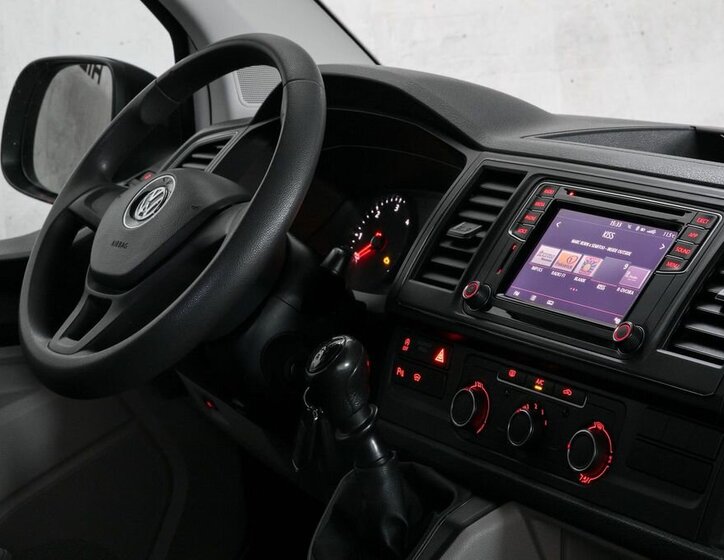 Volkswagen Transporter Skříň 2,0 l 110 kw