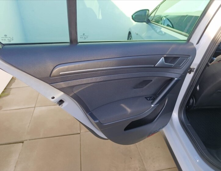 Volkswagen Golf Hatchback 2,0 l 180 kw