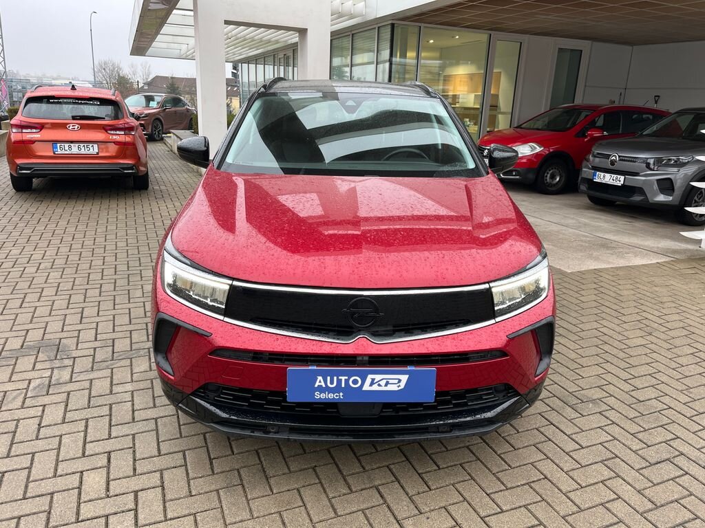 Opel Grandland SUV 1,2 l 96 kw