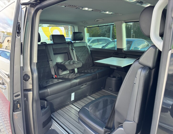 Volkswagen Multivan 11