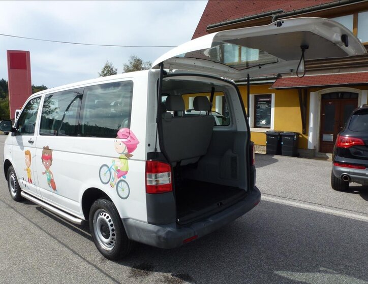 Volkswagen Transporter Kombi 2,0 l 62 kw