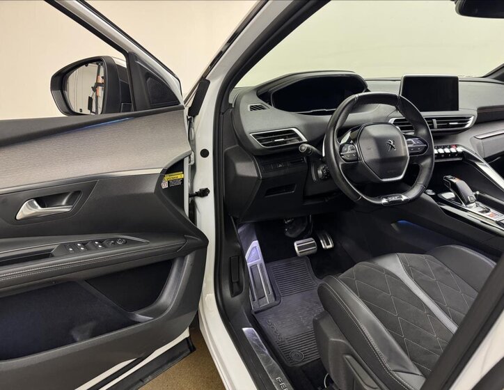 Peugeot 5008 SUV 2,0 l 133 kw