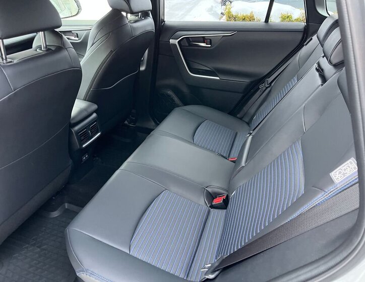 Toyota RAV4 SUV 2,5 l 131 kw