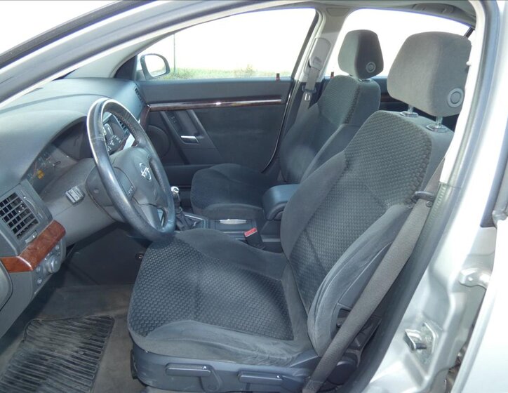 Opel Vectra Sedan / Limuzína 2,2 l 108 kw