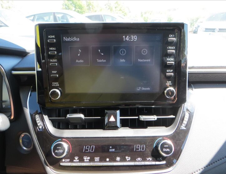 Toyota Corolla Sedan / Limuzína 1,8 l 72 kw