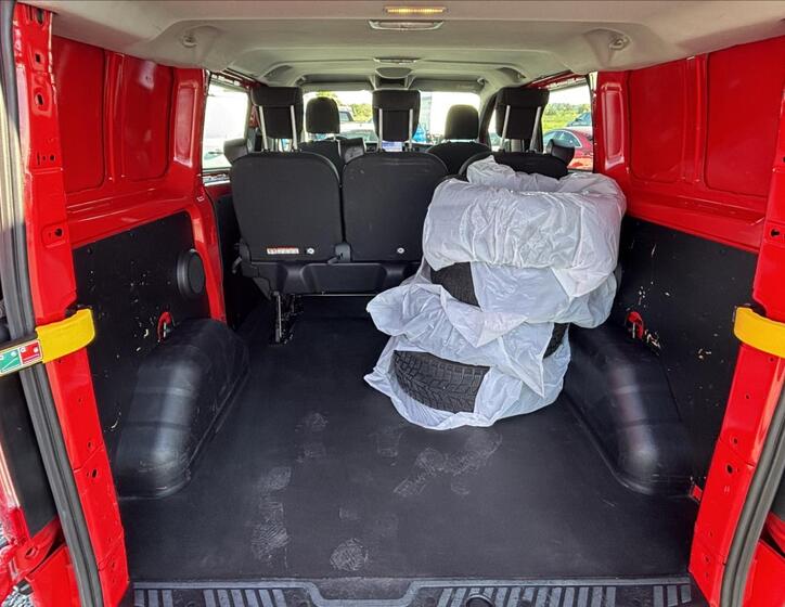 Ford Transit Custom 11