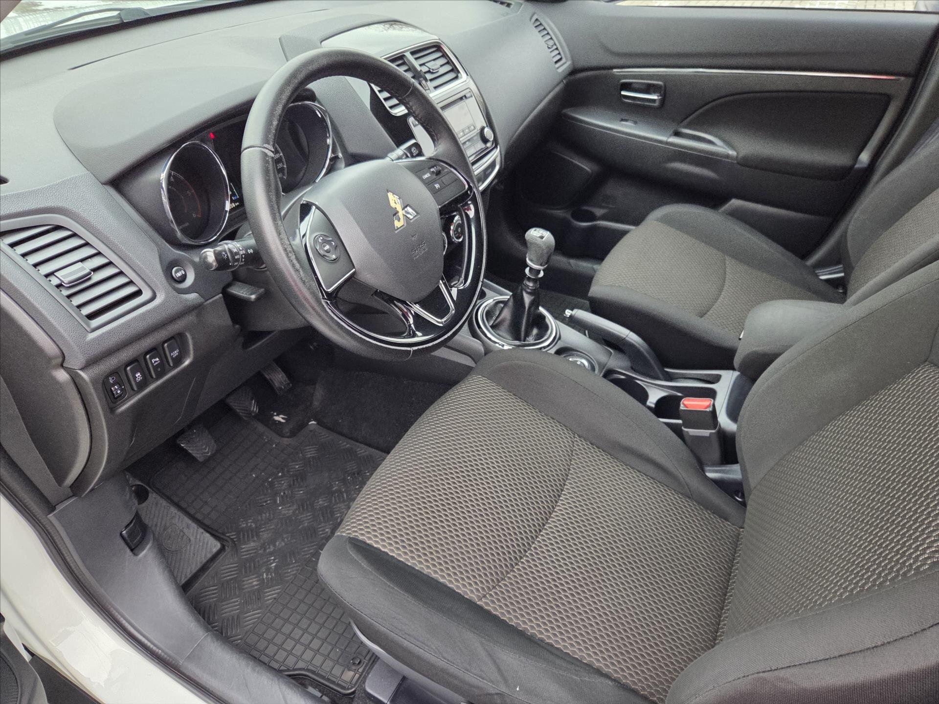 Mitsubishi ASX SUV / Terénní 1,6 l 84 kw