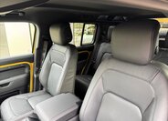 Land Rover Defender 18