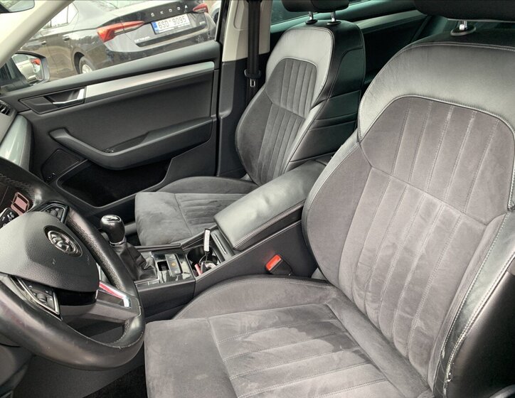 Škoda Superb Sedan / Limuzína 1,5 l 110 kw