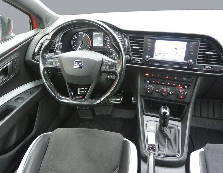 Seat Leon Hatchback 2,0 l 206 kw