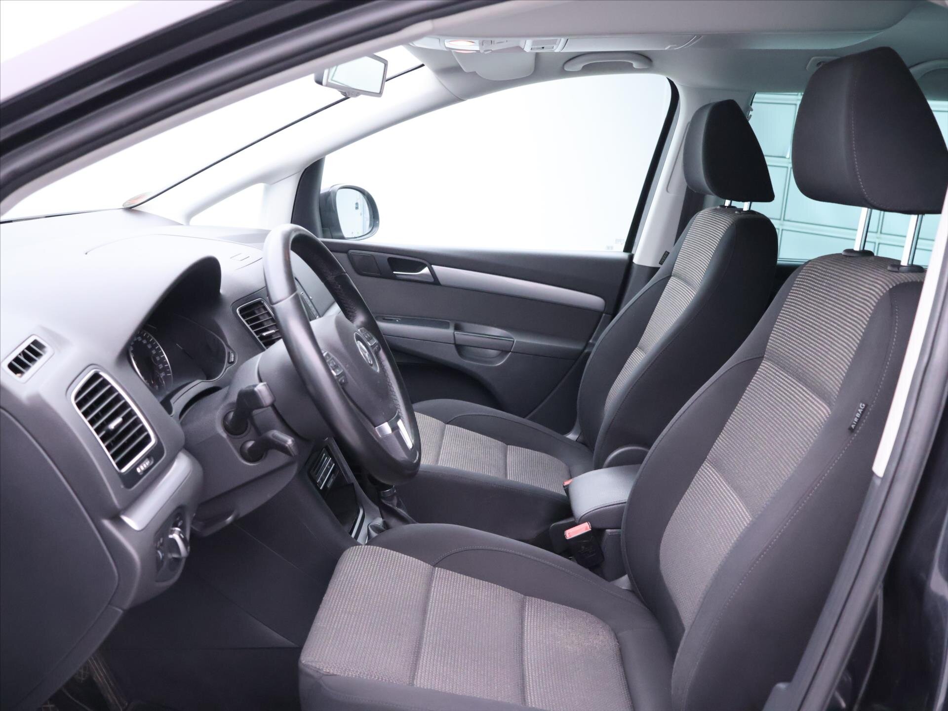 Volkswagen Sharan MPV 2,0 l 103 kw