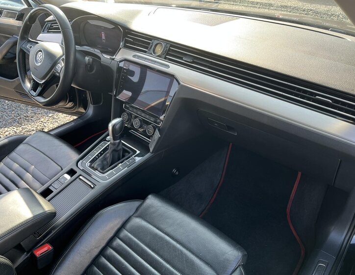 Volkswagen Passat Kombi 2,0 l 176 kw