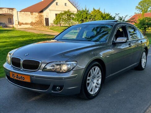BMW Řada 7 Sedan / Limuzína 4,8 l 270 kw