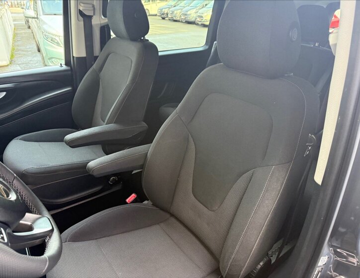 Mercedes-Benz Třídy V 11