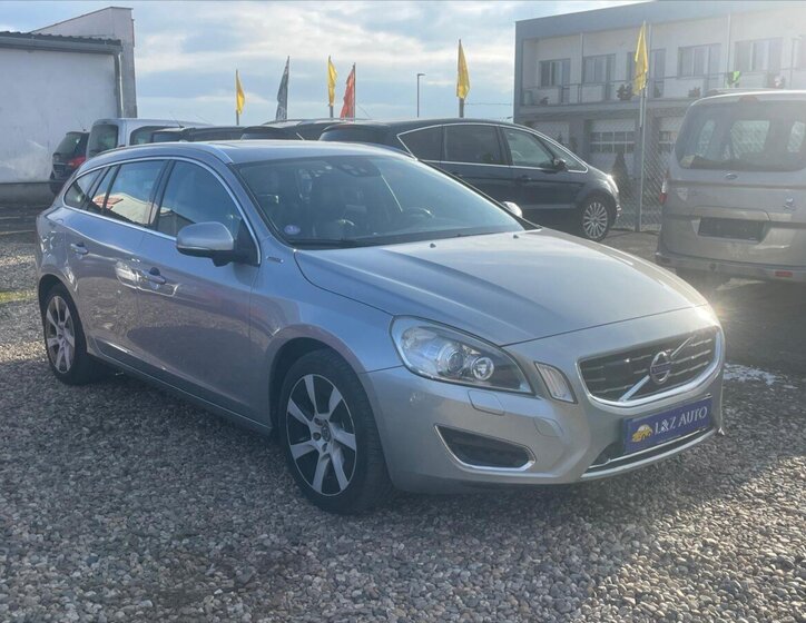 Volvo V60 Kombi 2,4 l 158 kw