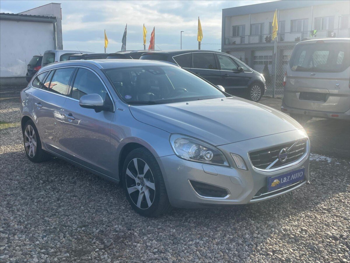 Volvo V60 Kombi 2,4 l 158 kw