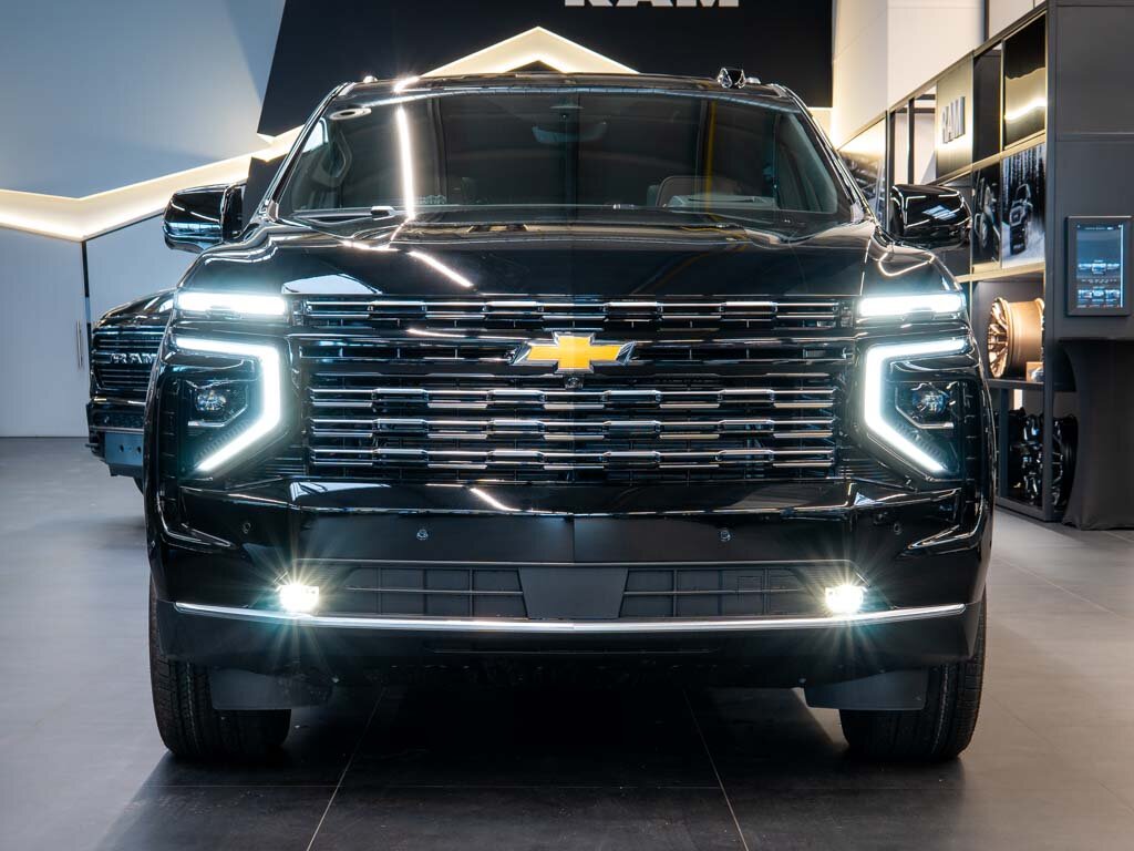 Chevrolet Suburban SUV 6,2 l 313 kw