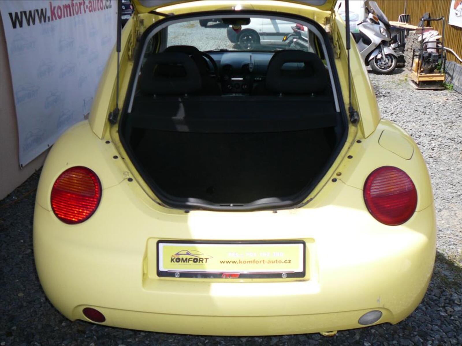Volkswagen New Beetle 7
