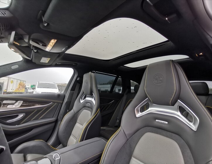 Mercedes-Benz Třídy E 28