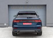 Audi Q8 6