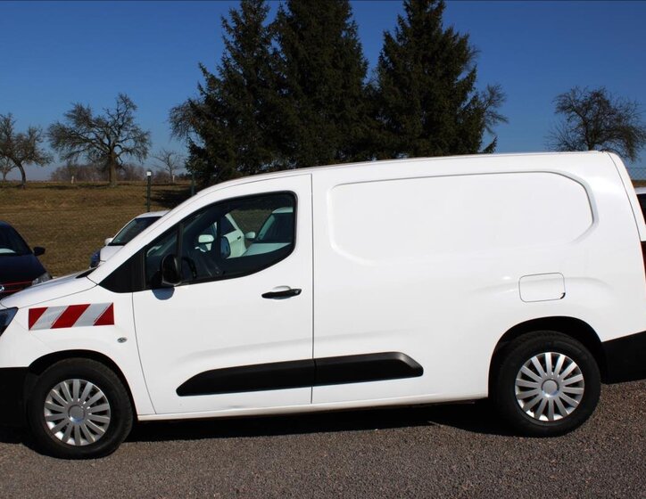 Opel Combo Skříň 1,5 l 96 kw