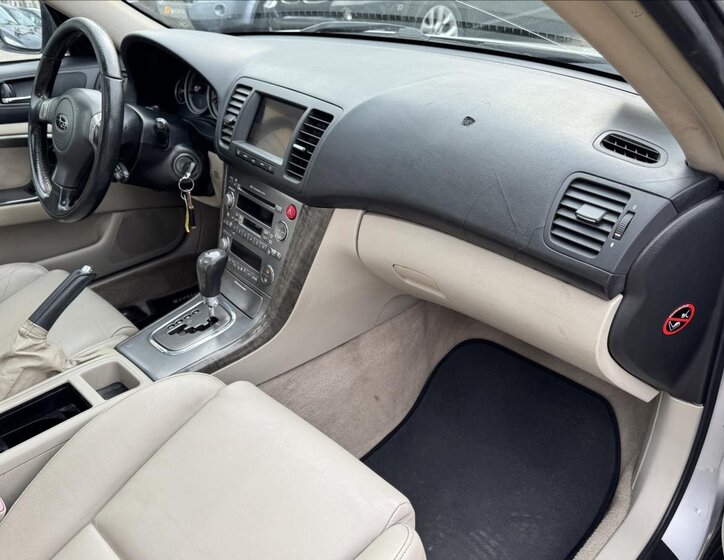 Subaru Legacy Kombi 3,0 l 180 kw