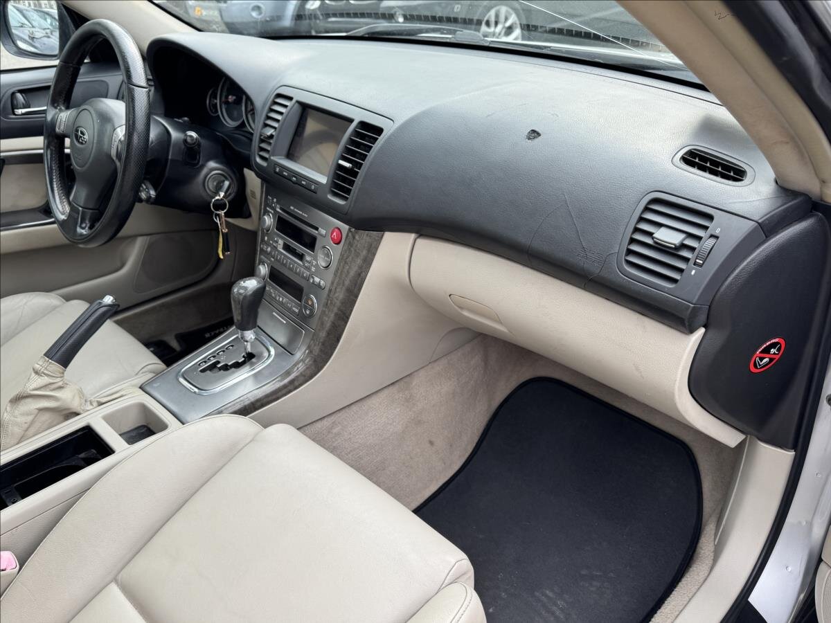 Subaru Legacy Kombi 3,0 l 180 kw