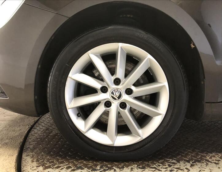 Škoda Superb Hatchback 2,0 l 103 kw