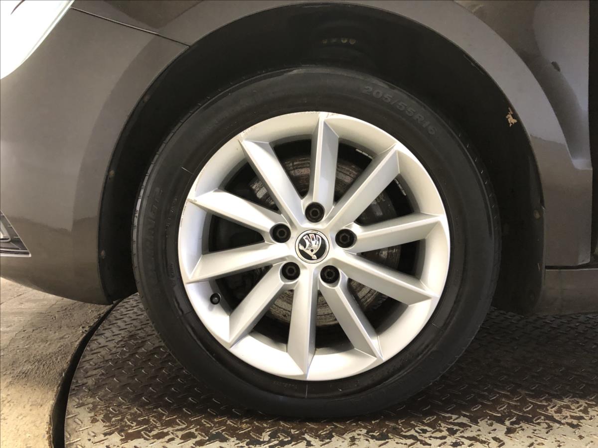 Škoda Superb Hatchback 2,0 l 103 kw