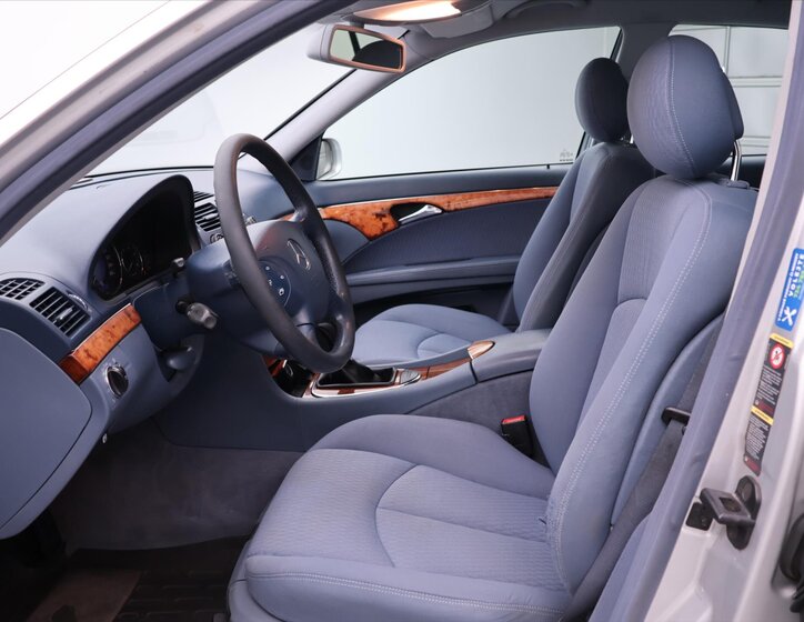 Mercedes-Benz Třídy E 12